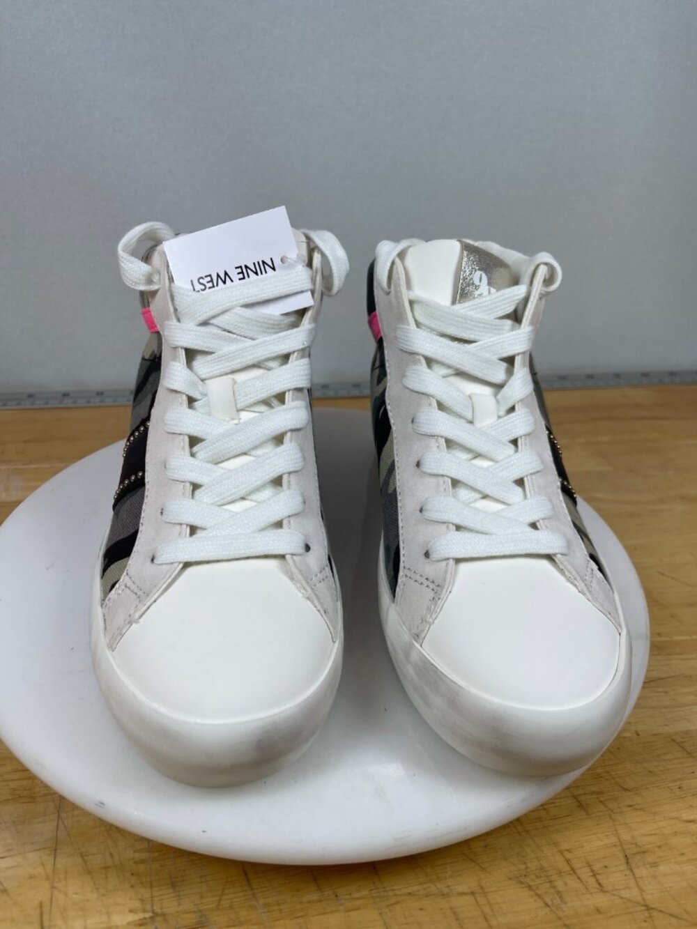 Nine West Stunnah7 Women’s 7M Camo High Top Sneakers Pink Stripe Lace Up
